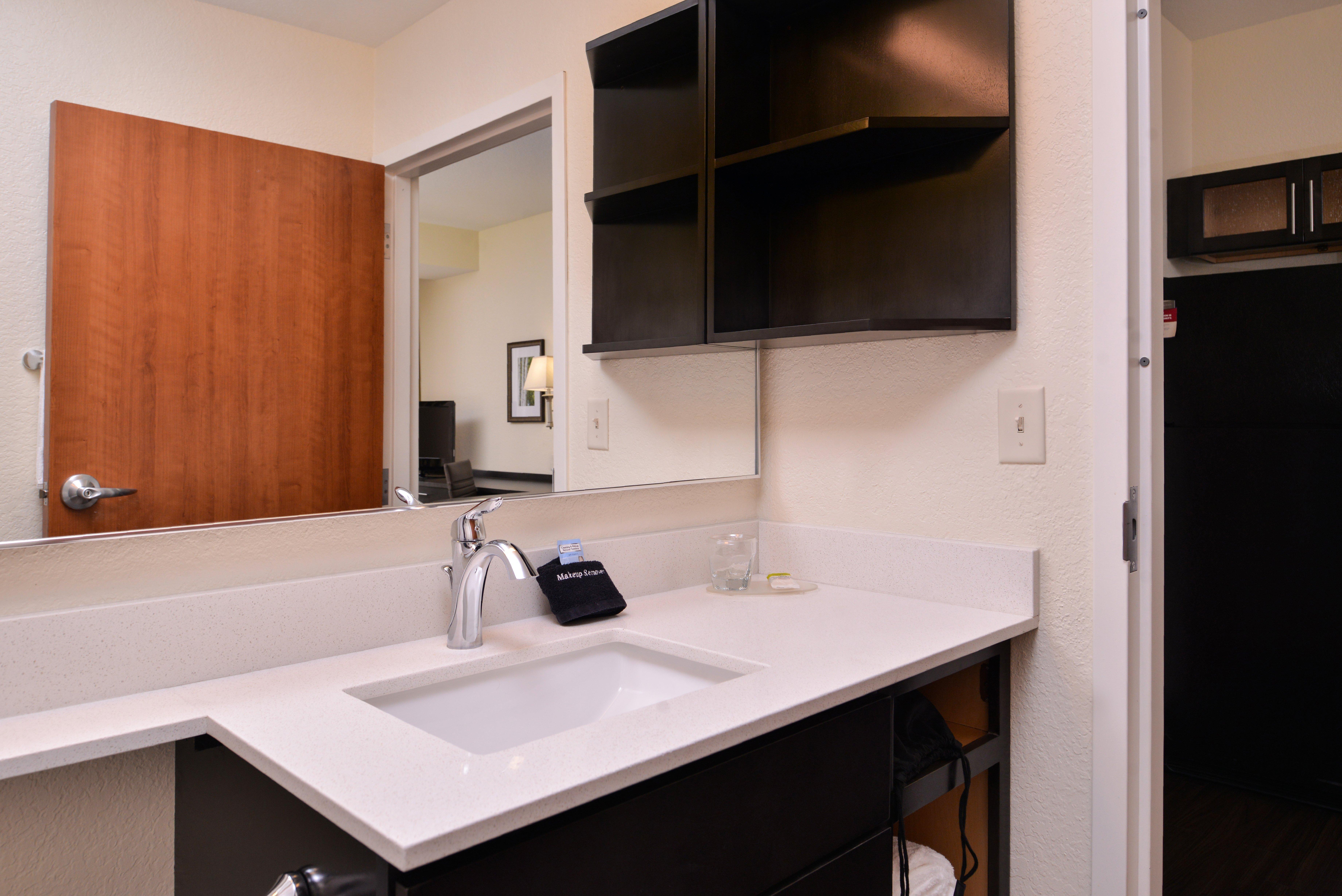Candlewood Suites Terre Haute By Ihg Esterno foto