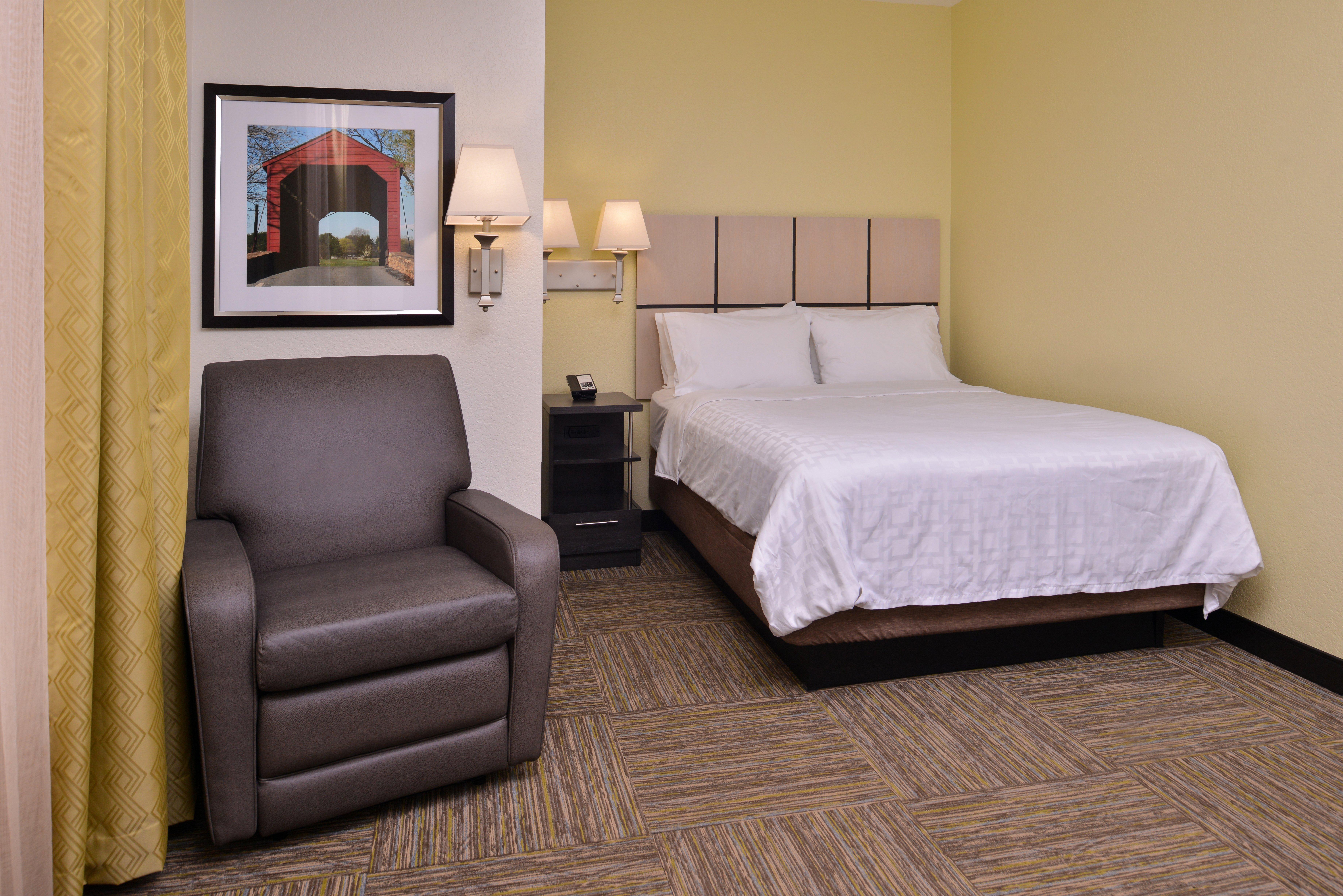 Candlewood Suites Terre Haute By Ihg Esterno foto