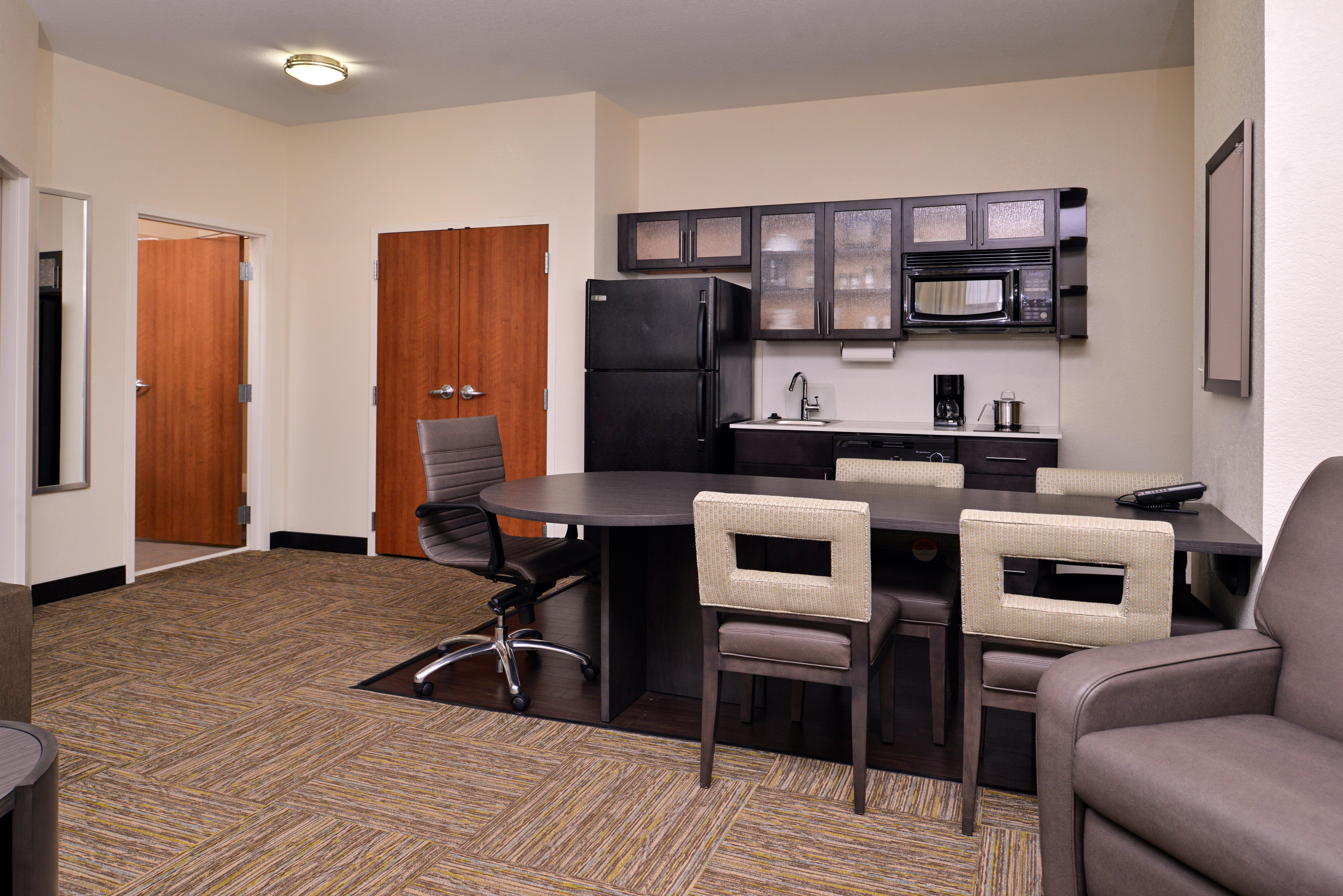 Candlewood Suites Terre Haute By Ihg Esterno foto