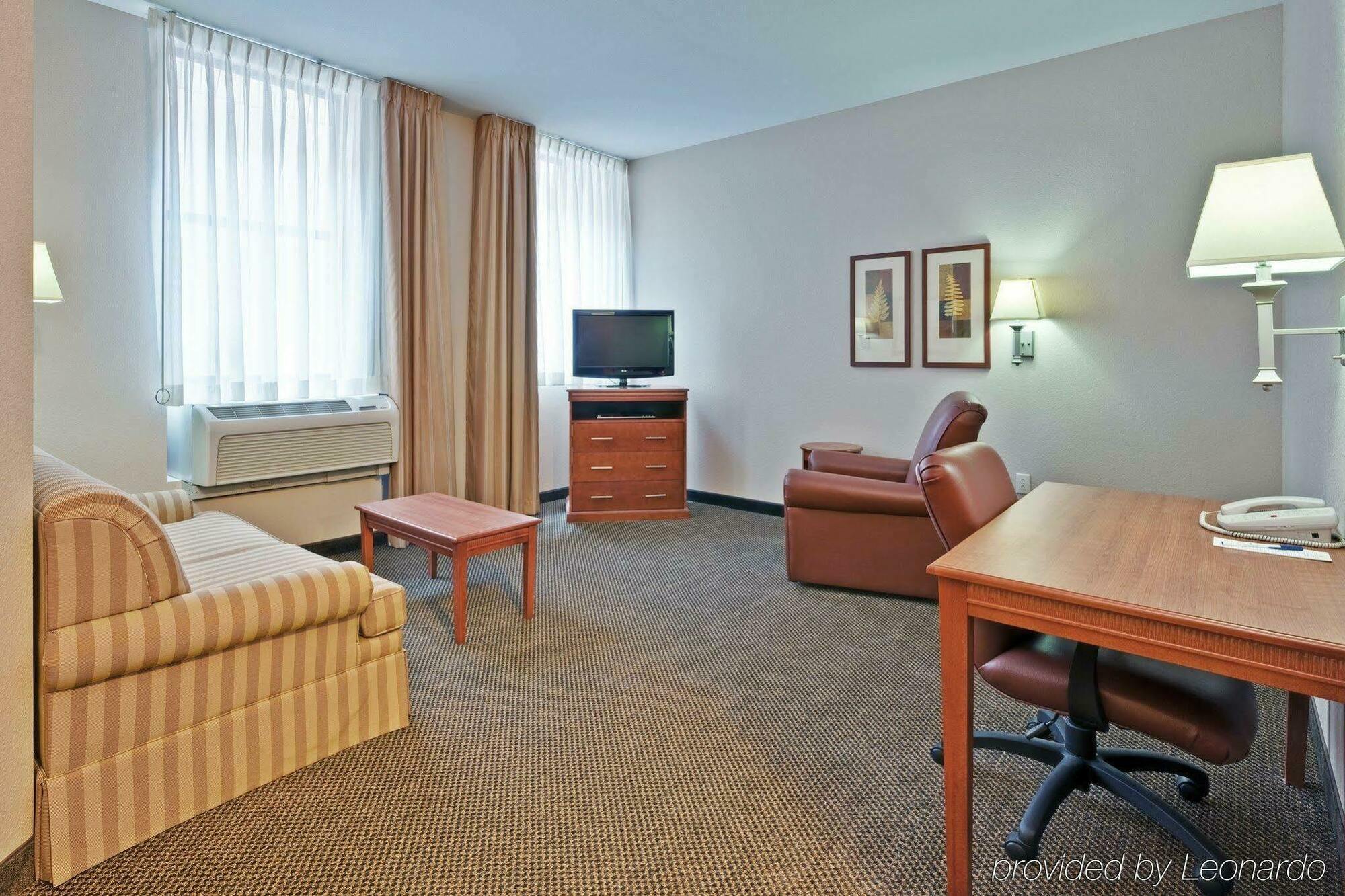 Candlewood Suites Terre Haute By Ihg Esterno foto